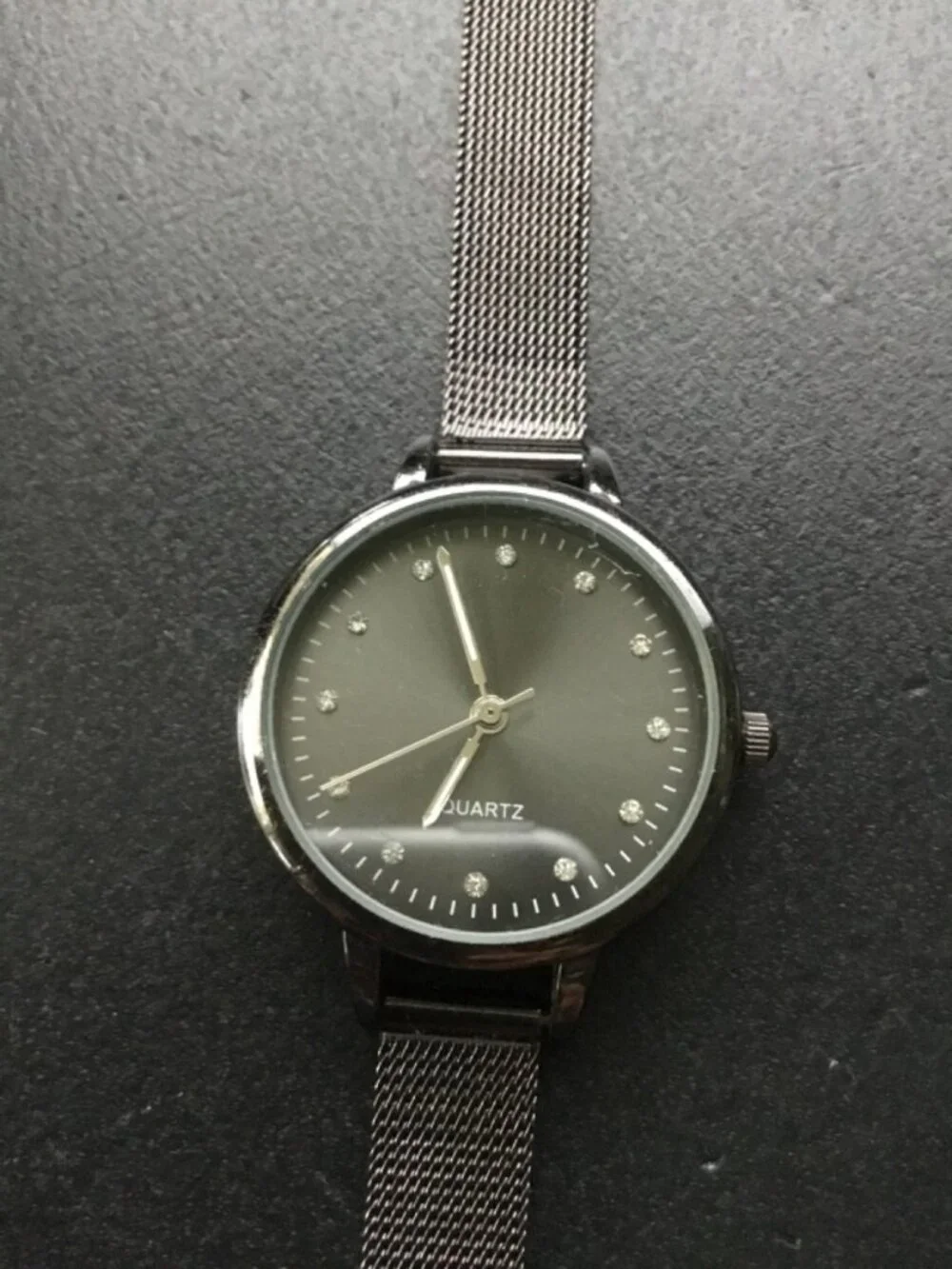 Women Quartz Watch== black/ CZ == Mesh Metal Band== Runs=NEW BATTERY=NICE